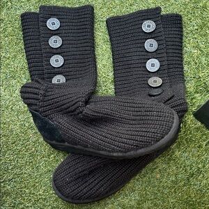 Ugg Australia Cardy 5 Button black Knit Sweater Boot